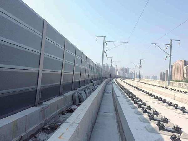 鐵路聲屏障是什么??